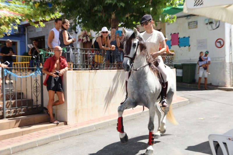 La presentació i l’entrada de la murta aporten l’ambient a l’arranc de les festes de Llíber La presentació i l’entrada de la murta aporten l’ambient a l’arranc de les festes de Llíber